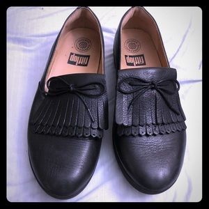 Fitflop Black superskate fringe loafer